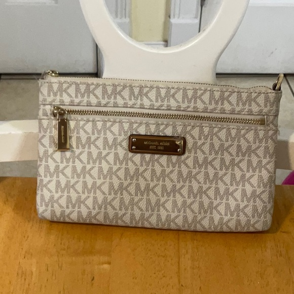 Michael Kors Beige Monogram Crossbody Bag - Picture 2 of 4